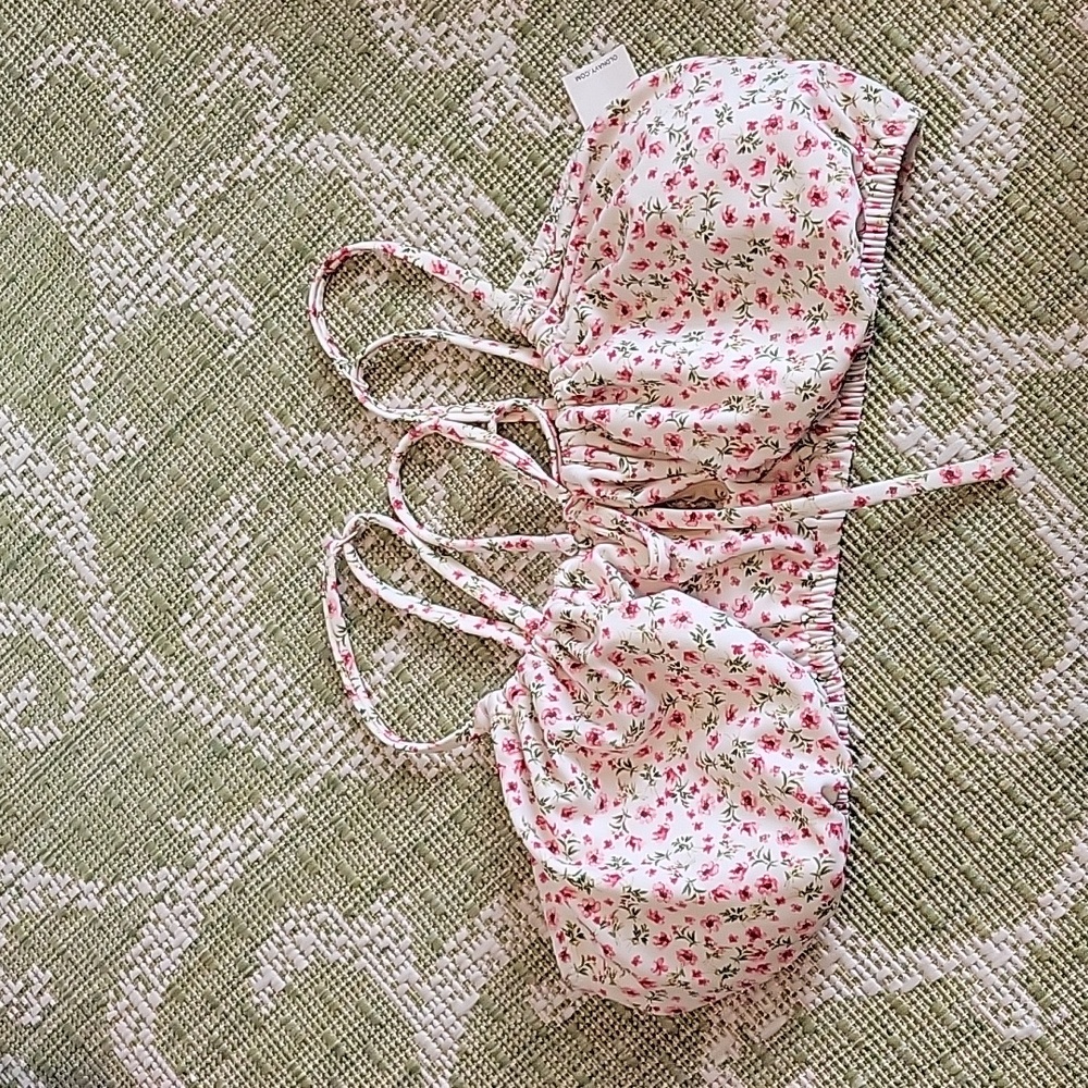 NWT Old navy Floral bikini top L